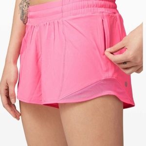NWT Lululemon Hotty Hot Low Rise Pink Short 4 in - 12 Tall - DKPP